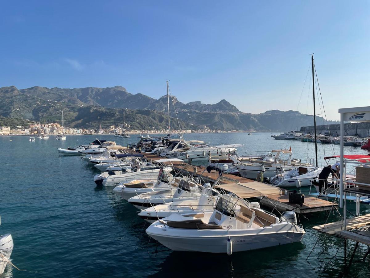 La Finestra Sul Mare Modern Apartment جيارديني ناكسوس المظهر الخارجي الصورة