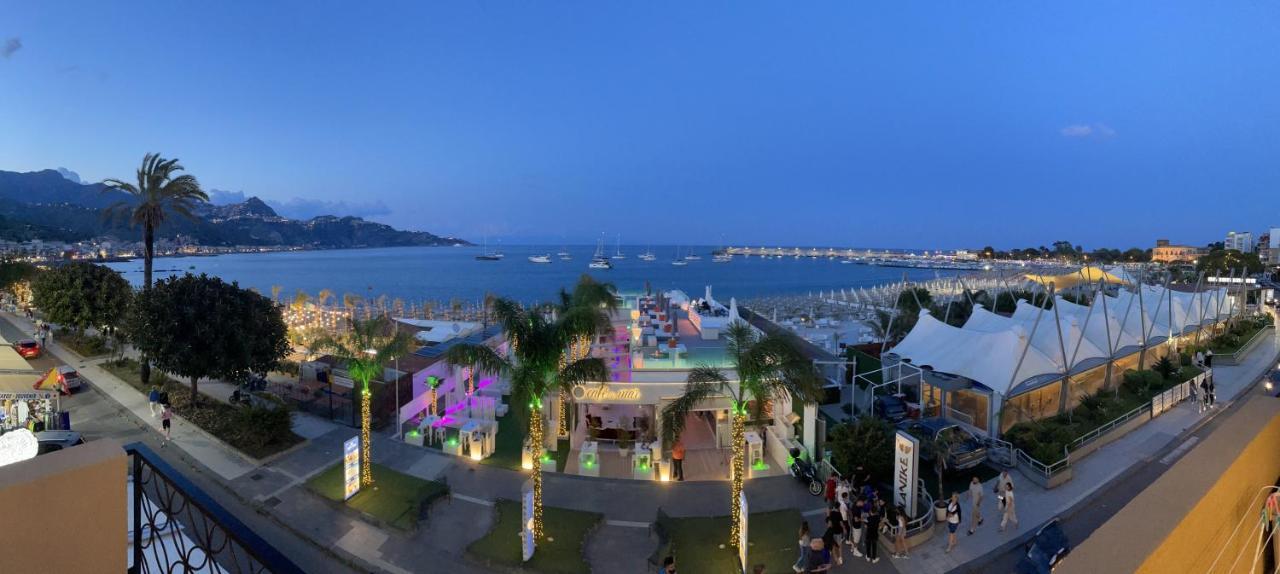 La Finestra Sul Mare Modern Apartment جيارديني ناكسوس المظهر الخارجي الصورة