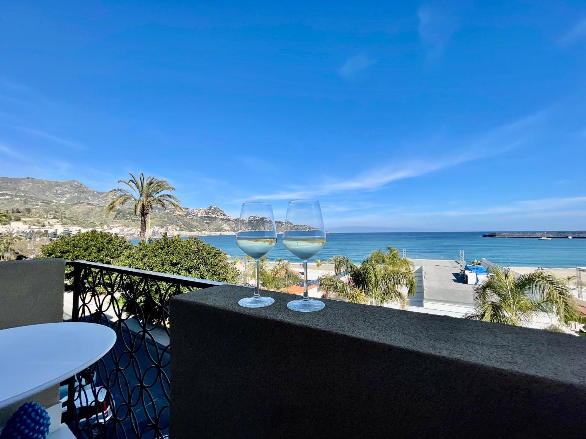 La Finestra Sul Mare Modern Apartment جيارديني ناكسوس المظهر الخارجي الصورة